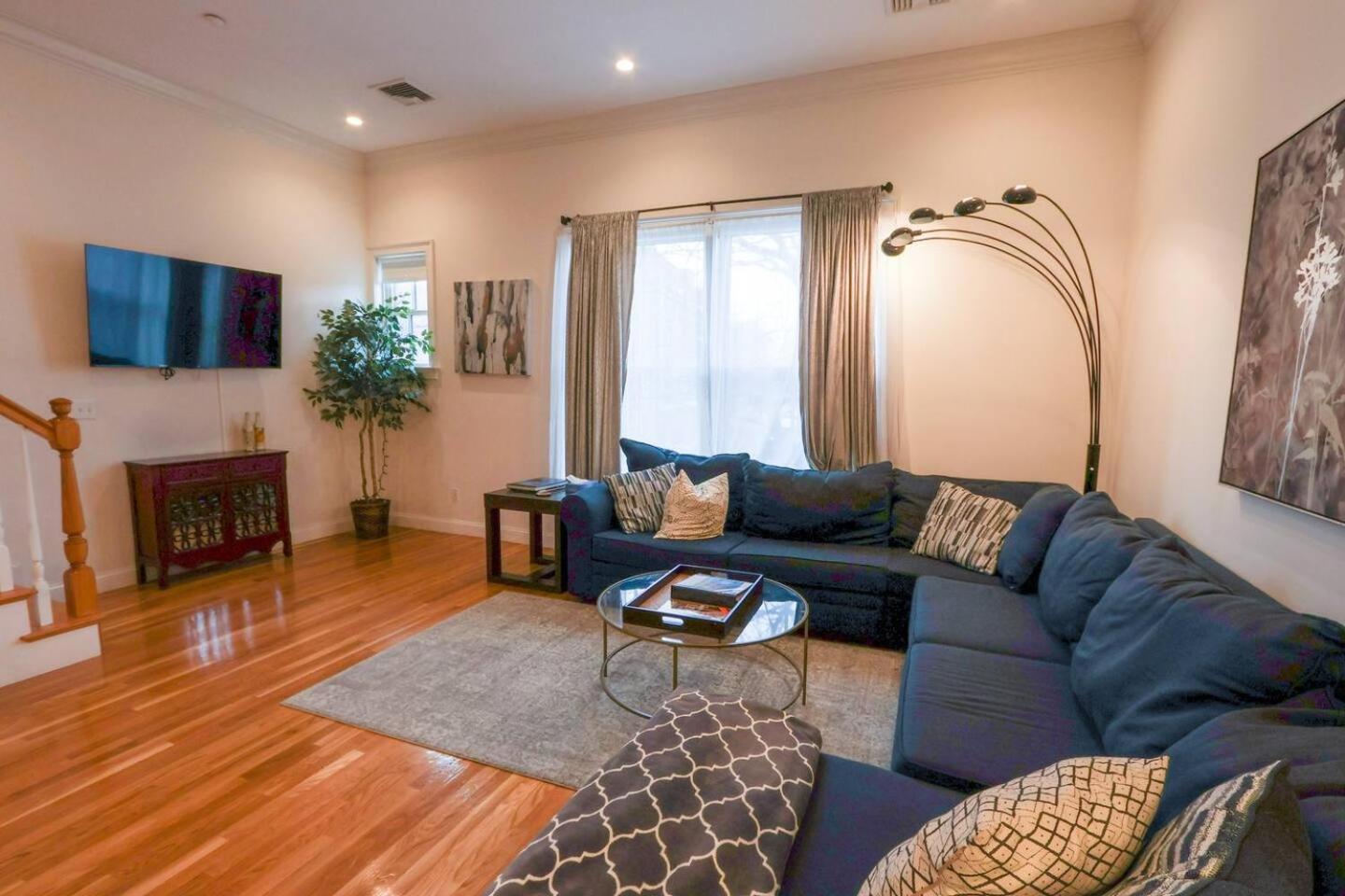 Modern Townhome,Boston Vacation,2 Bath,Pkg,Deck Brookline Exterior foto